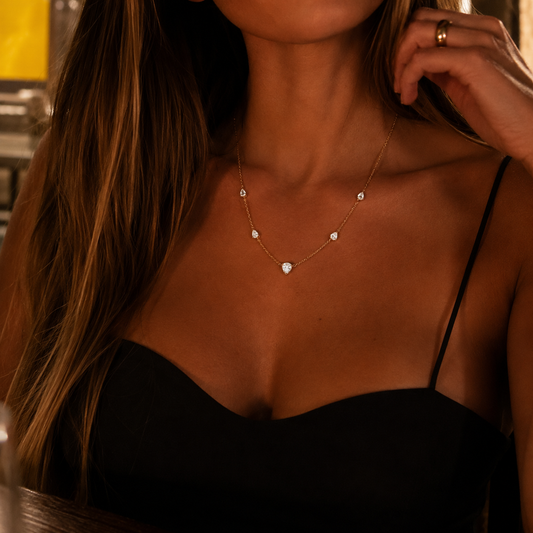 COLLIER LISA