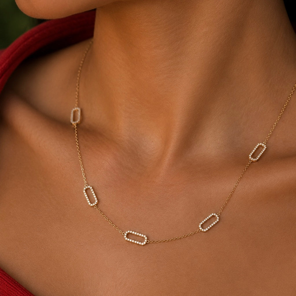 COLLIER CHLOE
