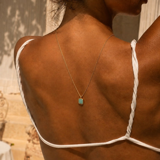 COLLIER LOU
