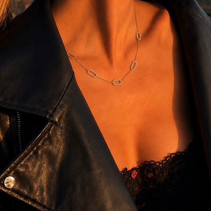 COLLIER CHLOE