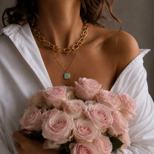 COLLIER ROXANNE